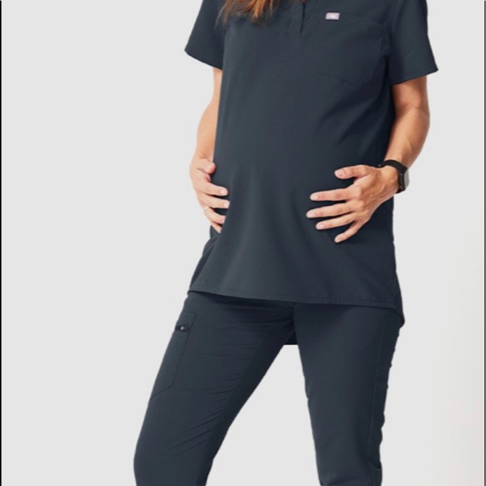 FIGS limited addition Dark Harbor Maternity Kitale/ Zamora Set top & bottom LRG